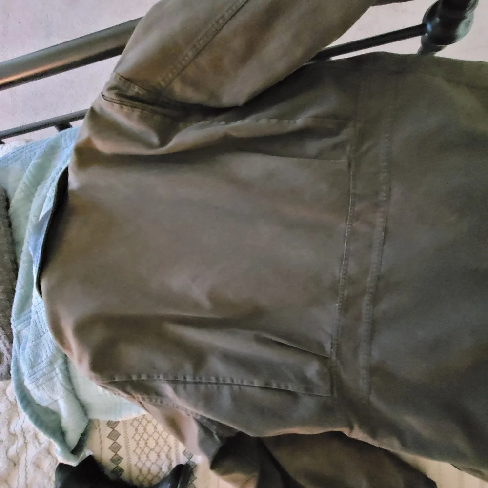 Jacket - Picture 8 of 10